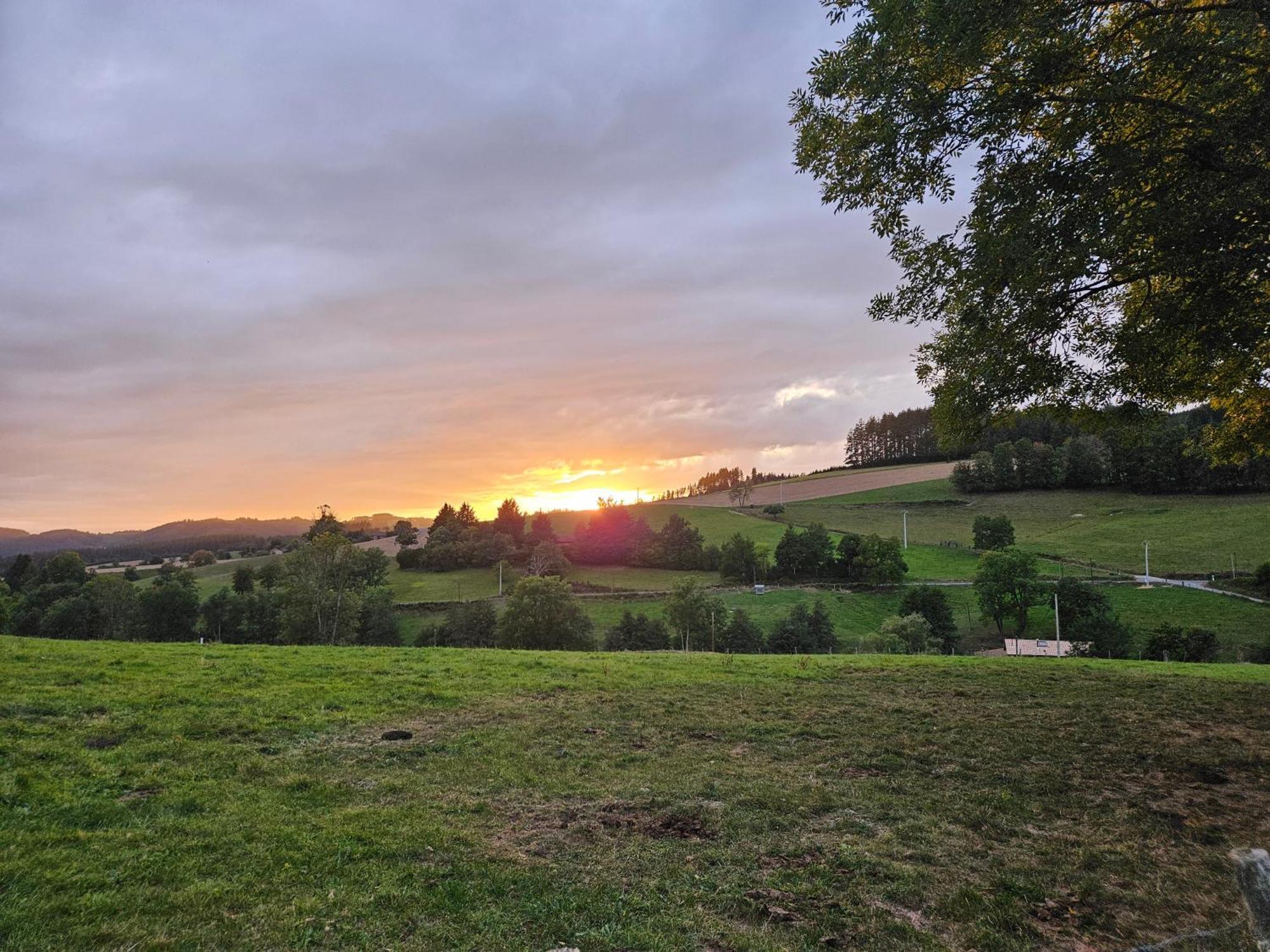 Villa La Fabrique Du Roncon Saint-Bonnet-le-Troncy Esterno foto
